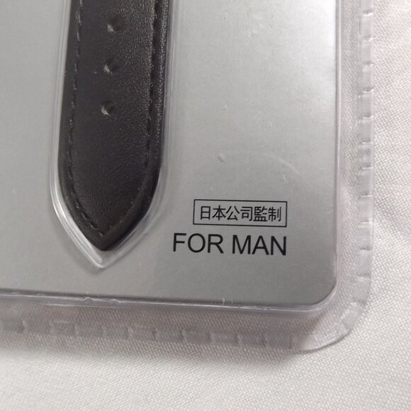 MINISO Men's Wristwatch with Diamond Chips and Black Strap - Picture 4 of 5